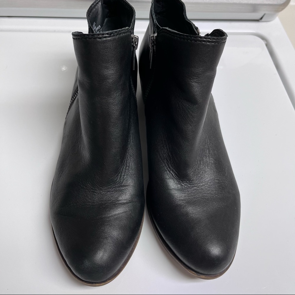 Lucky brand black bootie size 9/40 run very small.